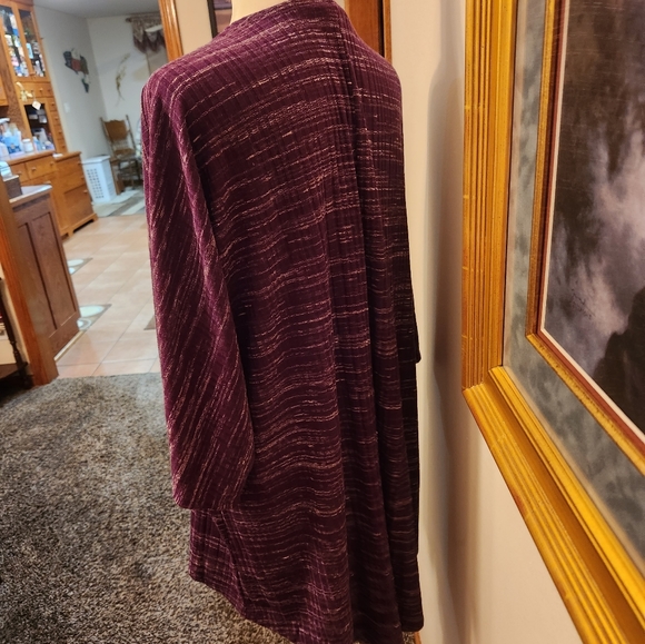 LuLaRoe Shirley - Picture 2 of 5